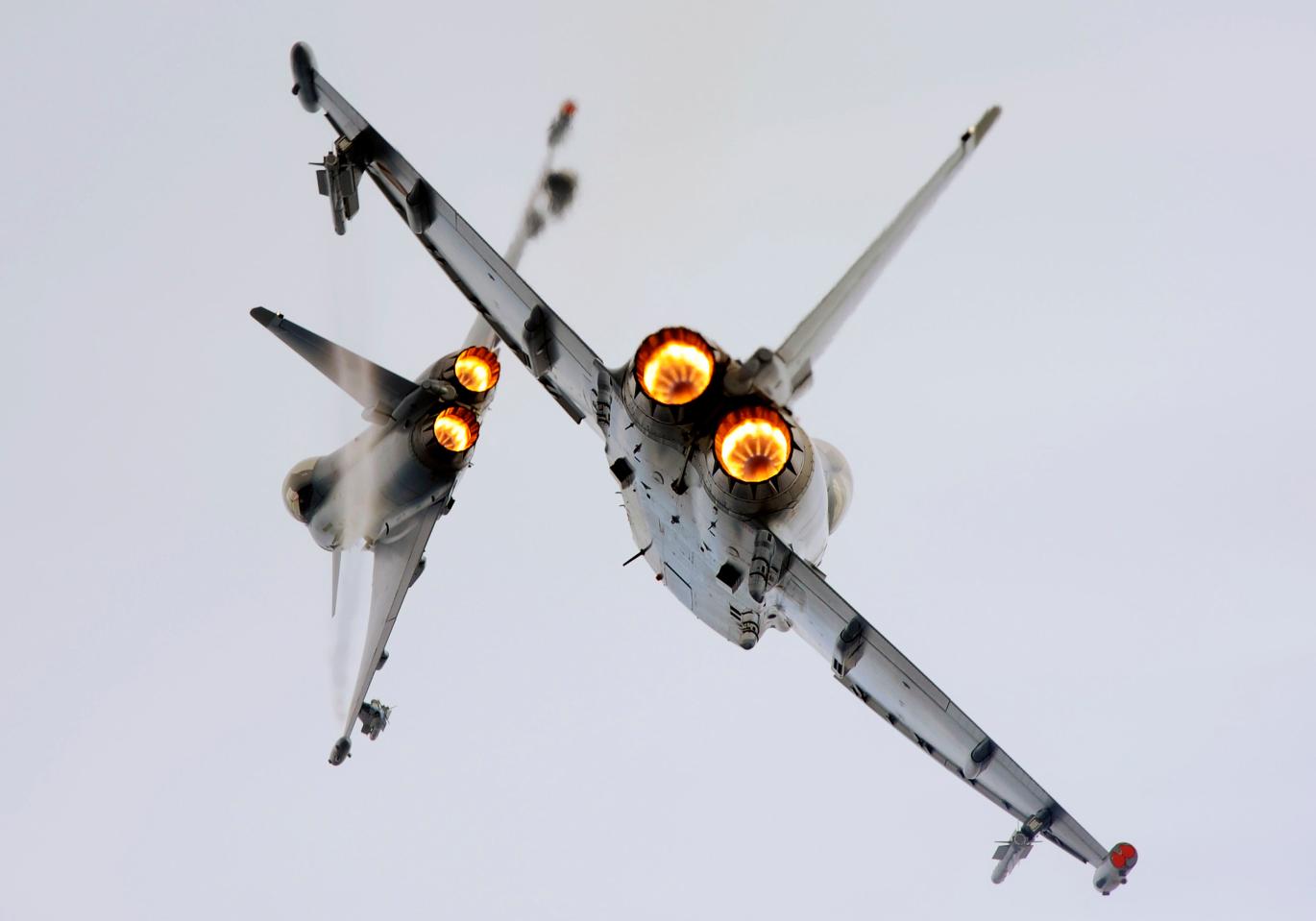 Egypt  to  acquire  24  Eurofighter  jets  ,  20  M-346  training  aircraft  in  one  of  the  largest  arms  deals  with  Italy  since  World  War Two.